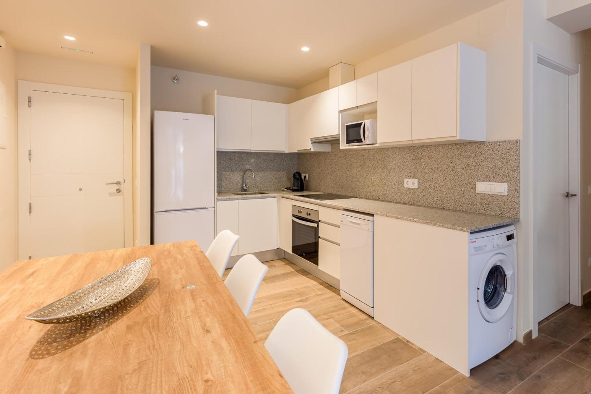 Besalú 11 Moderno apartamento con AC en la plaza Exterior foto
