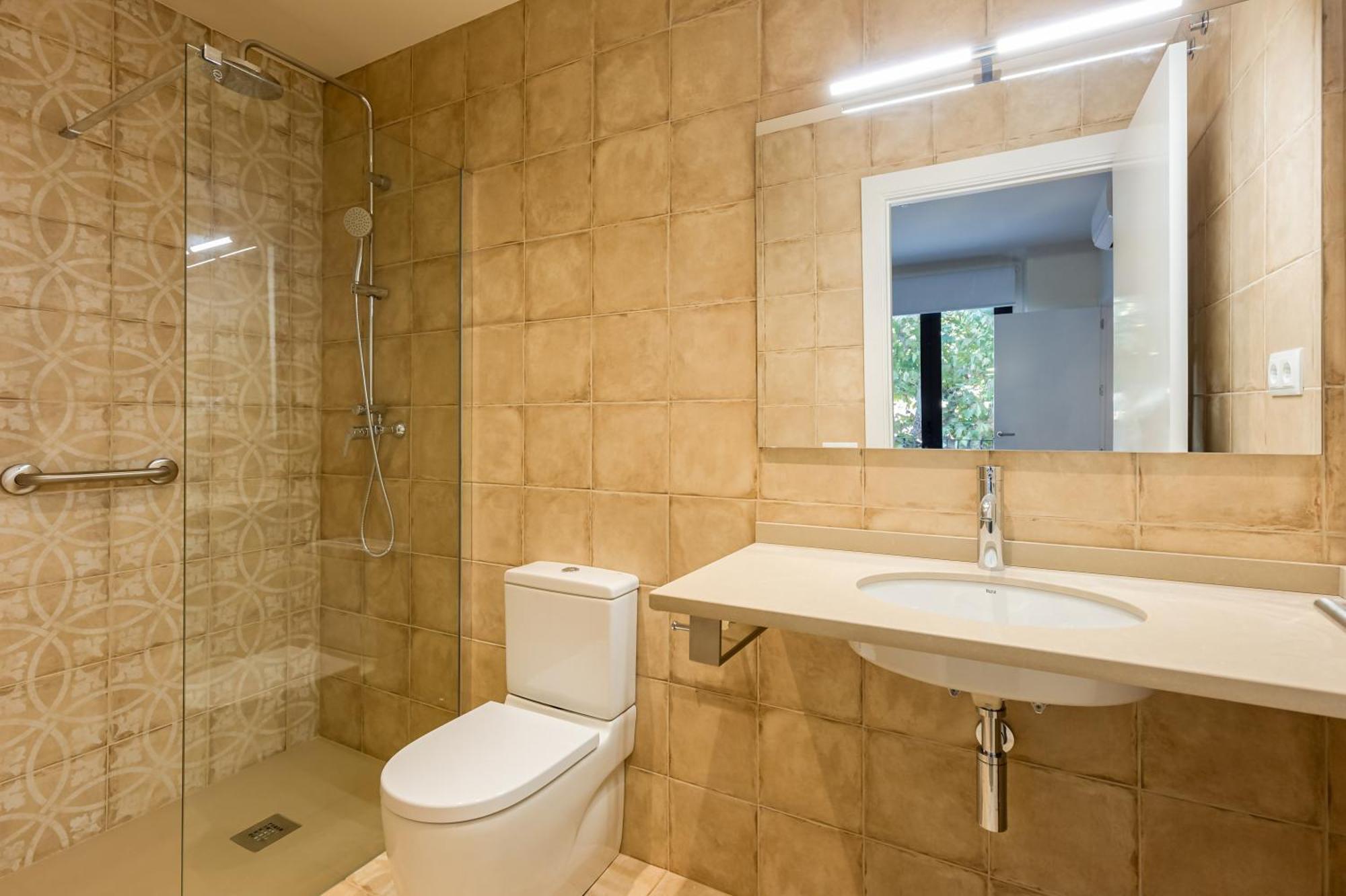 Besalú 11 Moderno apartamento con AC en la plaza Exterior foto