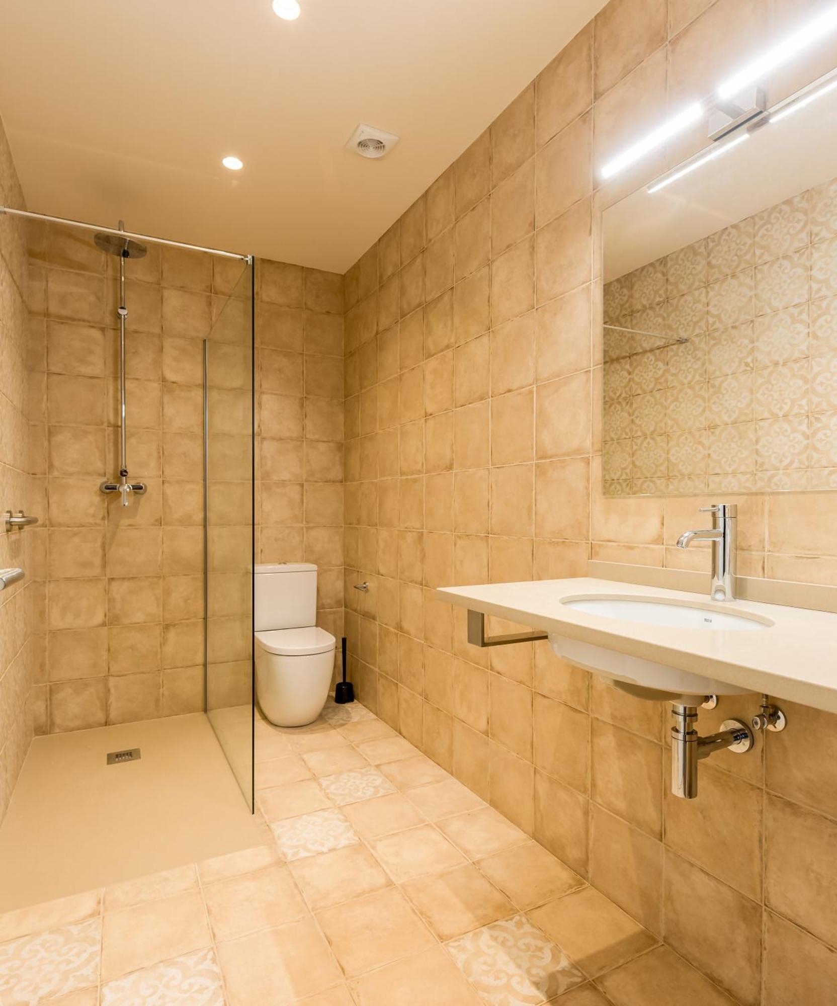 Besalú 11 Moderno apartamento con AC en la plaza Exterior foto
