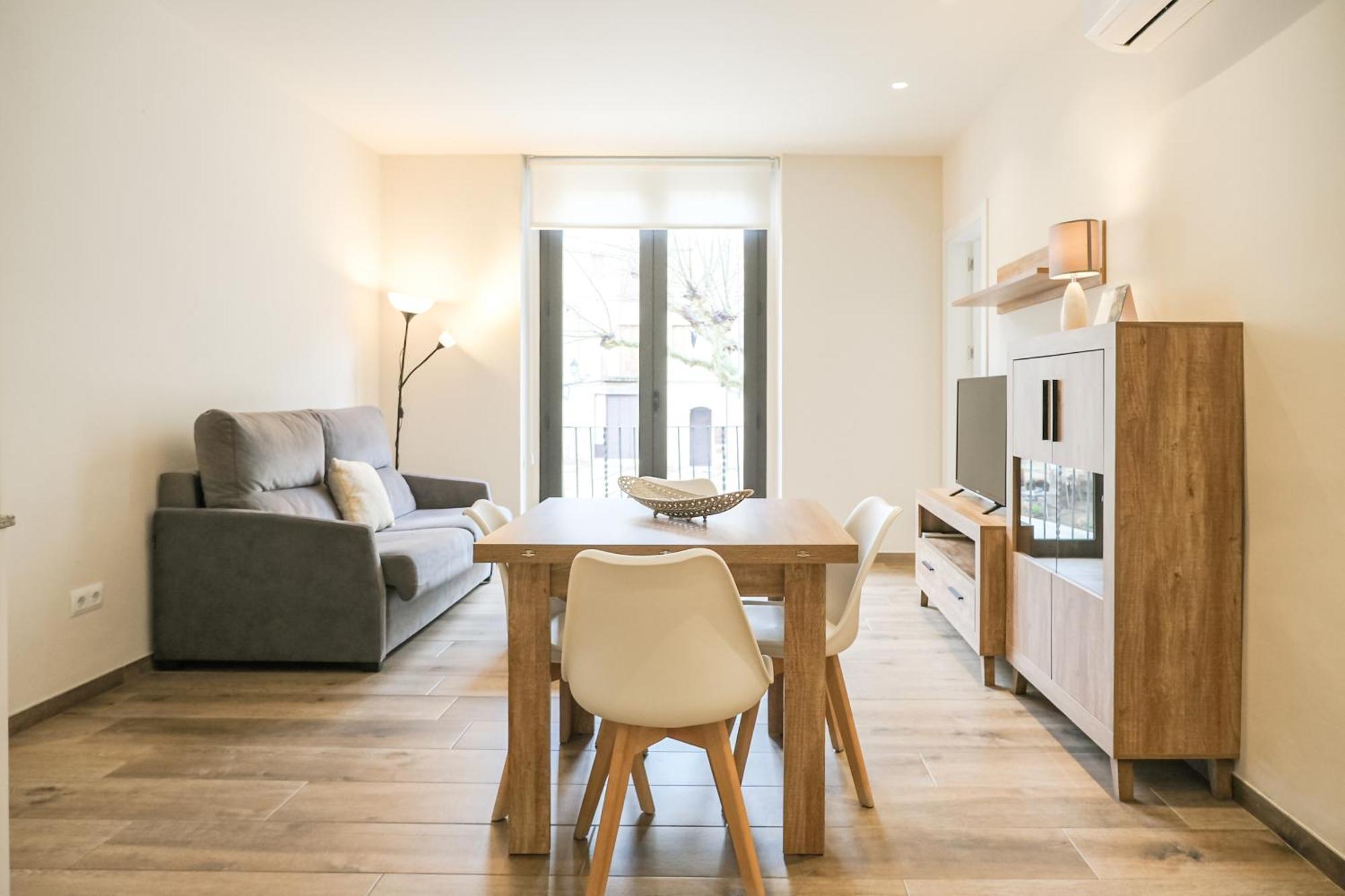 Besalú 11 Moderno apartamento con AC en la plaza Exterior foto